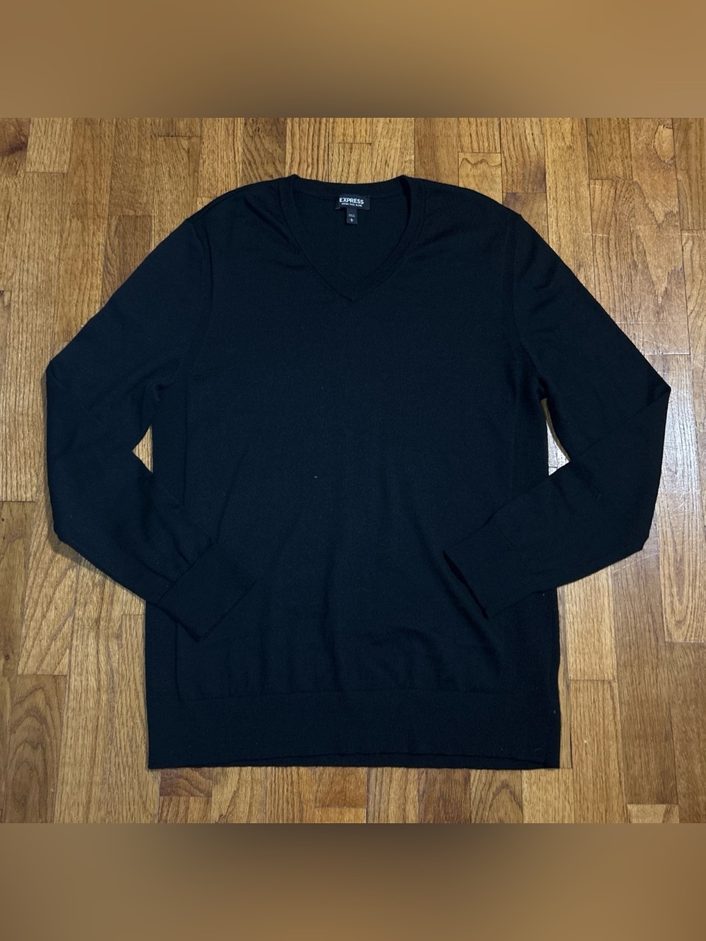 Express Men’s Merino Wool Blend V-Neck Sweater Size Large